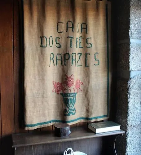 Casa Dos Tres Rapazes וילה