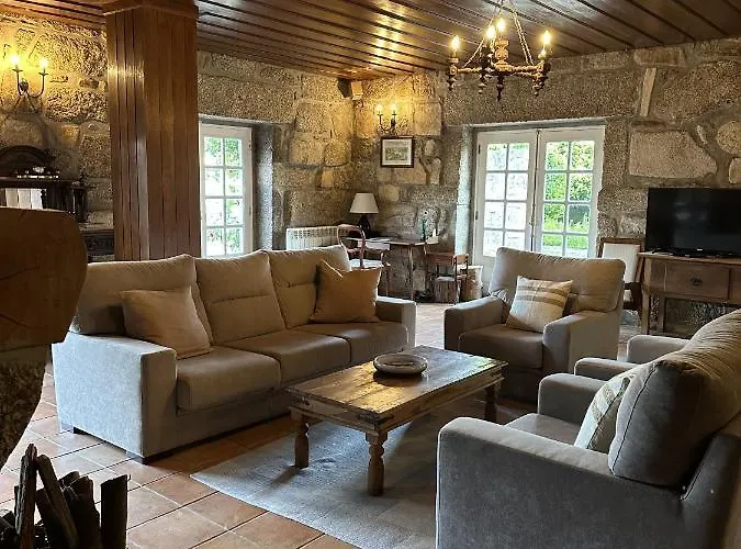 Casa Dos Tres Rapazes 빌라 *